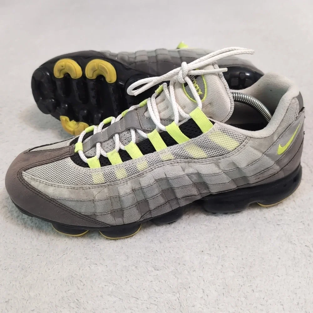 Nike Air Vapormax 95‎ Neon Black Volt Medium Ash AJ7292-001 Men's Size 12.5 US